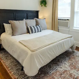 Historic Revival King Bed Midtown 66 Fast Wifi Free Parking Yes Pets , Memphis United States